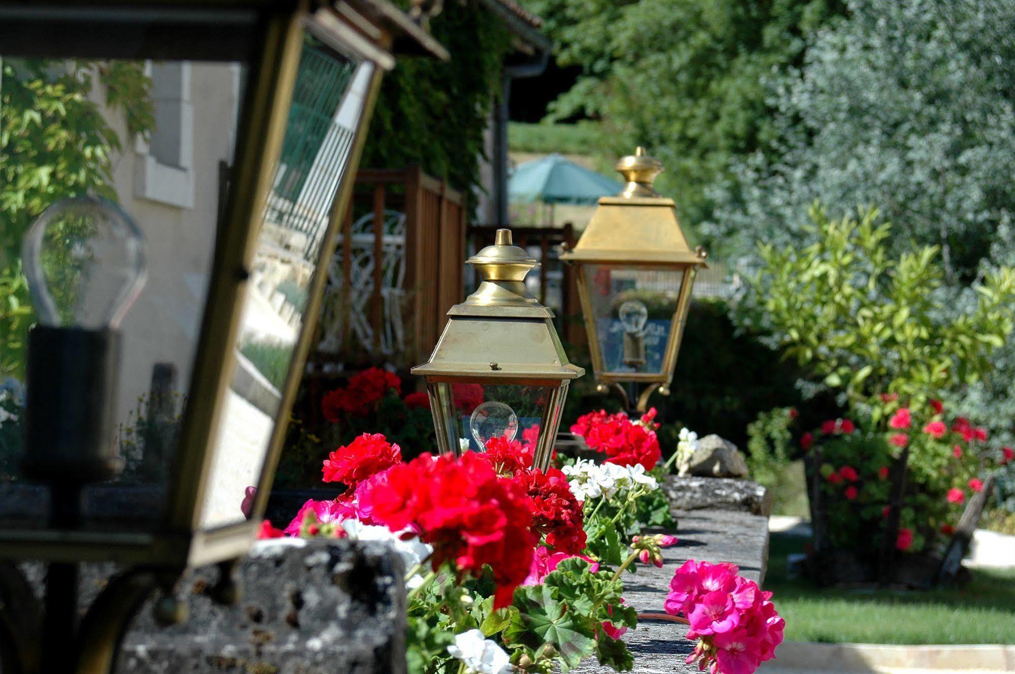 Moulin De Vigonac Hotel Valeuil ภายนอก รูปภาพ